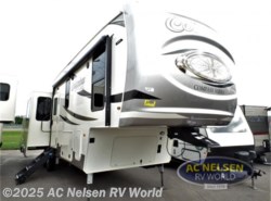 New 2020 Palomino Columbus 298RLC available in Shakopee, Minnesota