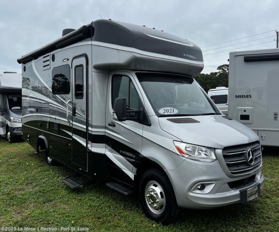 Used 2021 Dynamax Corp ISATA 24FW available in Port St. Lucie, Florida