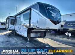 New 2025 Jayco Pinnacle 38KPTS available in New Carlisle, Ohio
