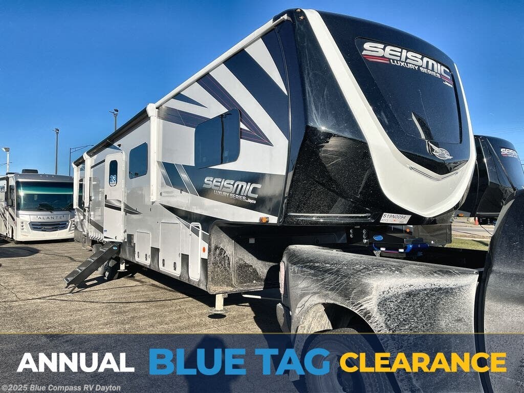 New 2025 Jayco Seismic Luxury Series 4113 available in New Carlisle, Ohio