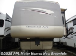 Used 2005 Newmar Mountain Aire 37BSES available in New Braunfels, Texas