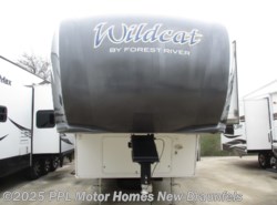 Used 2014 Forest River Wildcat eXtraLite 282RKX available in New Braunfels, Texas