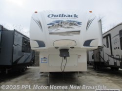Used 2010 Keystone Outback Sydney 321FRL available in New Braunfels, Texas