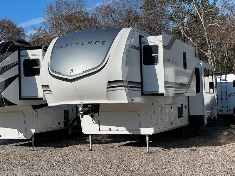 New 2025 Grand Design Influence 3203GK available in Raleigh, North Carolina