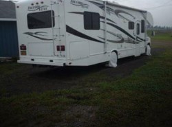 Used 2011 Thor Motor Coach Freedom Elite 31R available in Sarasota, Florida