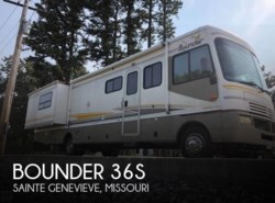 Used 2003 Fleetwood Bounder 36S available in Sainte Genevieve, Missouri