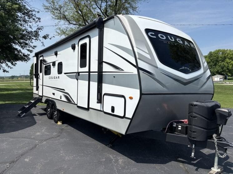 Used 2023 Keystone Cougar Half-Ton 25RDSWE available in Rockford, Illinois