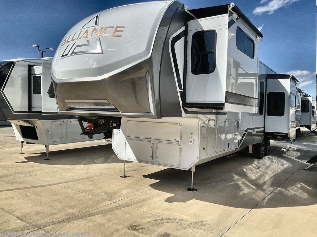 New 2025 Alliance RV Paradigm 395DS available in Alvin, Texas