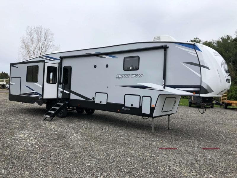 2021 Forest River Cherokee Arctic Wolf Suite 3660SUITE