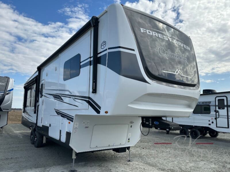 New 2025 Palomino Columbus 380RL available in Bunker Hill, Indiana