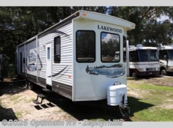 Used 2011 Dutchmen Lakewood 400RLP available in Zephyrhills, Florida