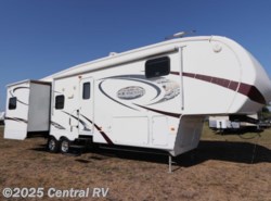 Used 2010 Keystone Montana Mountaineer 326RLT available in Ottawa, Kansas