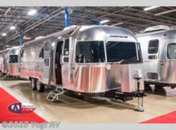 New 2019 Airstream Classic 30RB available in Fort Worth, Texas