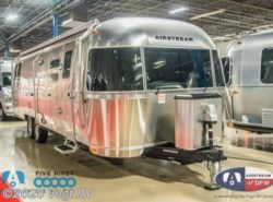 New 2019 Airstream Flying Cloud 30RB available in Fort Worth, Texas
