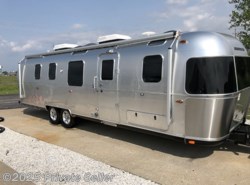 Used 2018 Airstream Classic 33FB Twin available in Weldon Spring, Missouri
