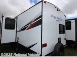 Used 2019 Cruiser RV Fun Finder Extreme Lite 23BH available in Junction, Texas