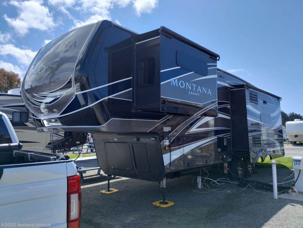 Used 2022 Keystone Montana Legacy Edition 3121RL available in Ripon, California