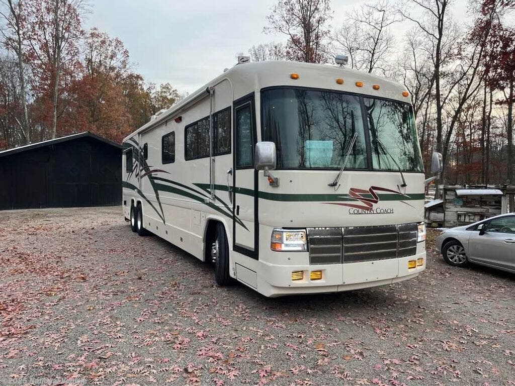 Used 2000 Country Coach Affinity 455hp-Caterpillar 42' Double Slide available in Jackson, Ohio