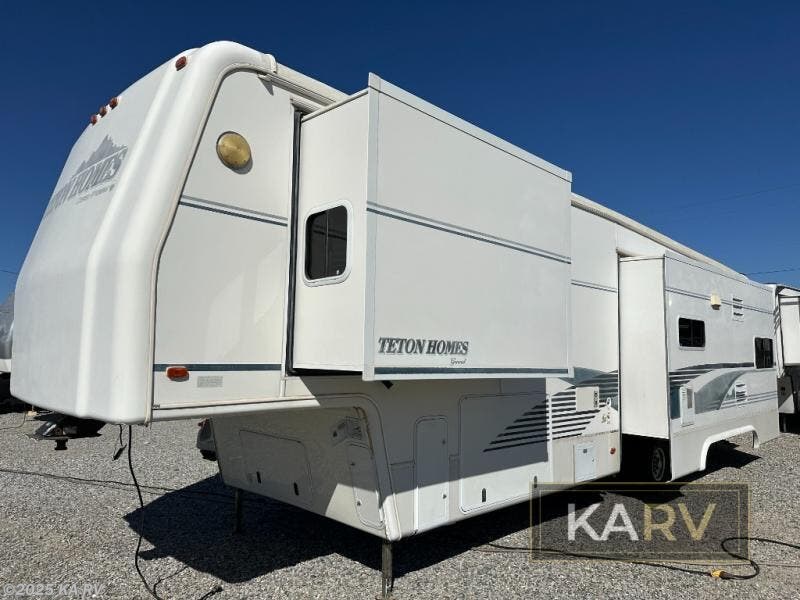 Used 2002 Teton Homes Experience 39' Frontier available in Desert Hot Springs, California