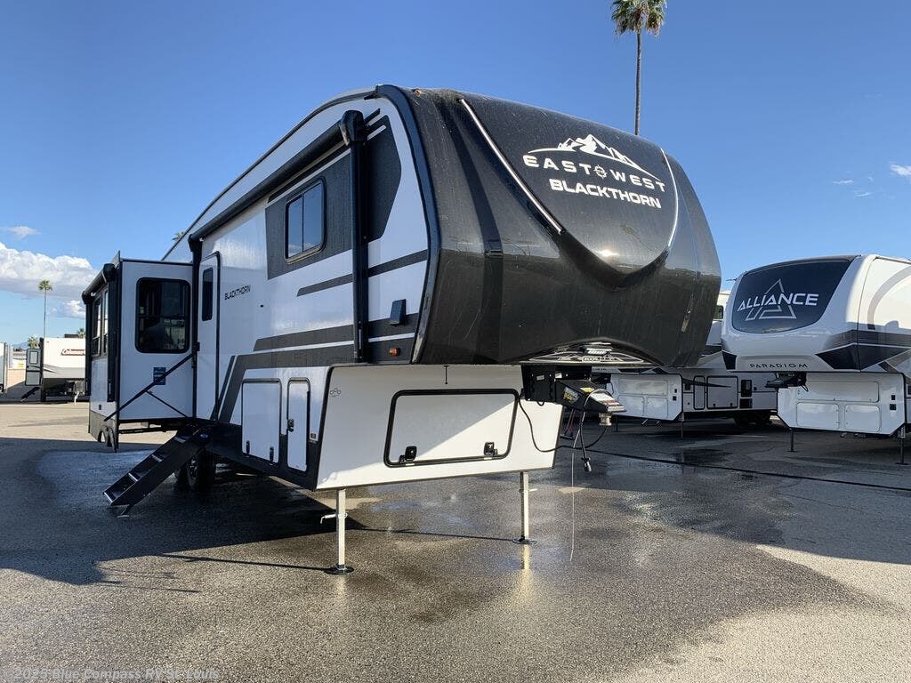 New 2025 East to West Blackthorn 3100RL available in Eureka, Missouri