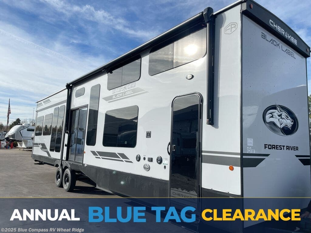 New 2026 Forest River Cherokee Timberwolf Black Label 39JMBL available in Wheat Ridge, Colorado