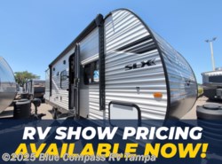 New 2025 Jayco Jay Flight SLX 261BHS available in Dover, Florida