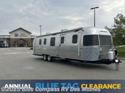 New 2026 Airstream Classic 33FB available in Altoona, Iowa
