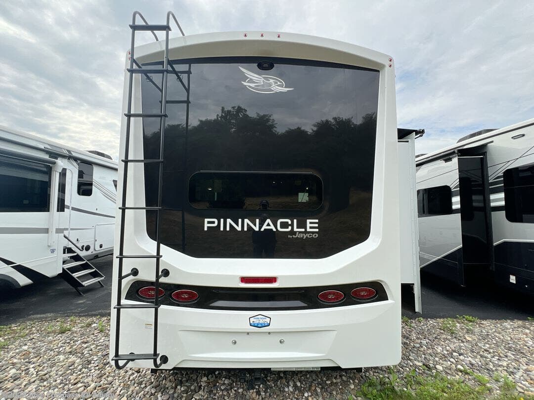 New 2025 Jayco Pinnacle 38FBRK available in Latham, New York