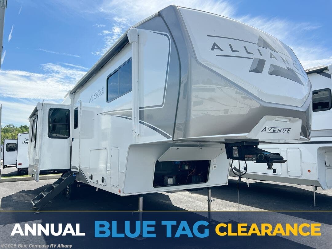 New 2025 Alliance RV Avenue 32RLS available in Latham, New York