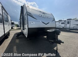 New 2025 Jayco Jay Flight SLX 210QB available in West Seneca, New York
