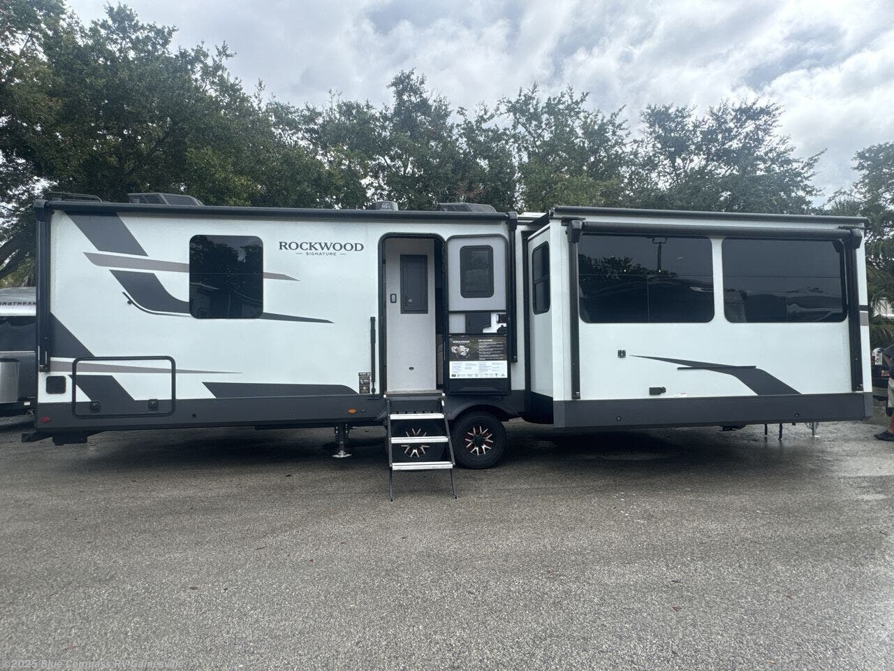 New 2026 Forest River Rockwood Signature 8339FK available in Alachua, Florida