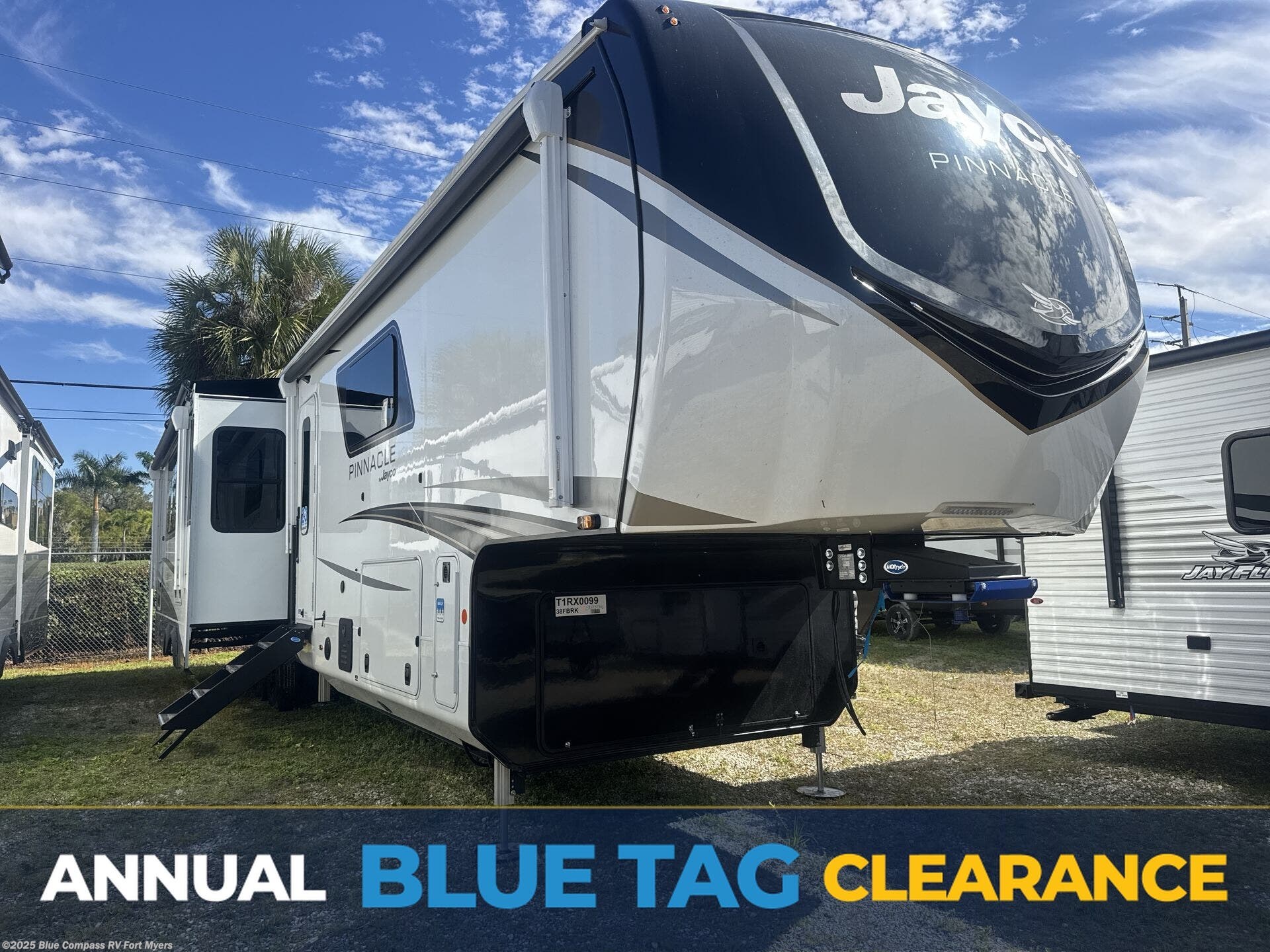 New 2025 Jayco Pinnacle 38FBRK available in Fort Myers, Florida