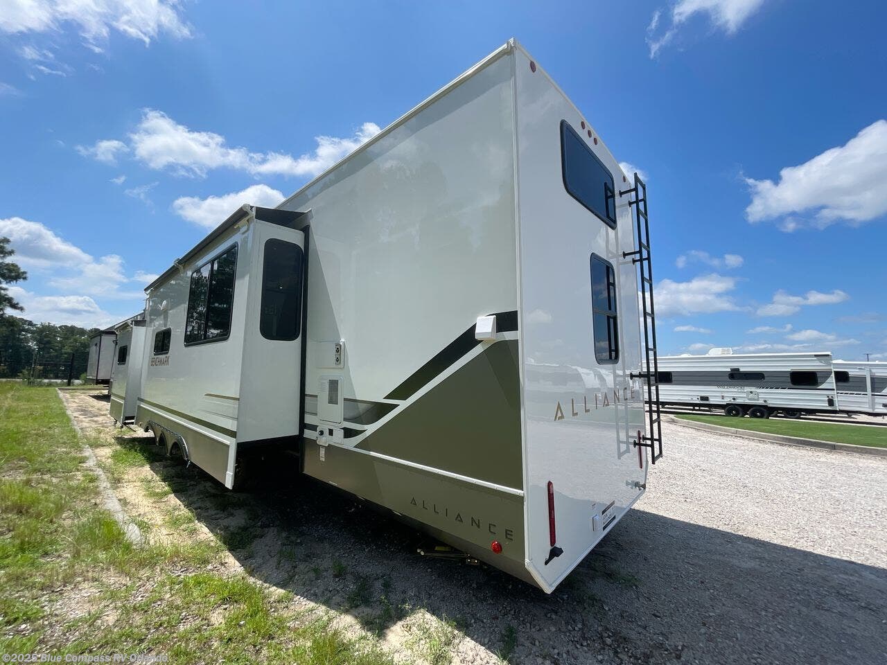 New 2026 Alliance RV Benchmark 44LFT available in Casselberry, Florida