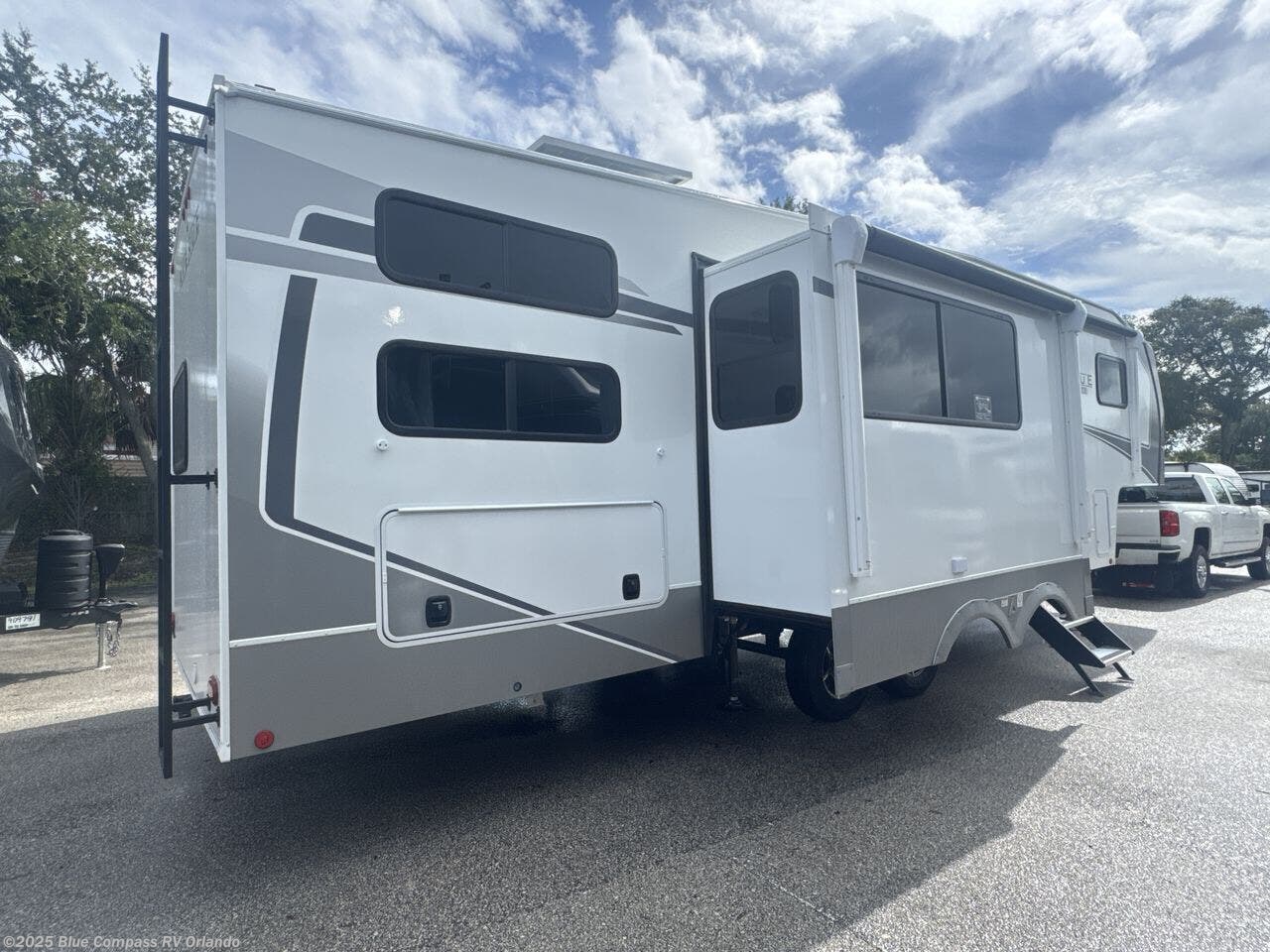 New 2026 Alliance RV Avenue All-Access 30BH available in Casselberry, Florida