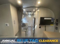 New 2026 Airstream Flying Cloud 23FB Twin available in Dover, Florida