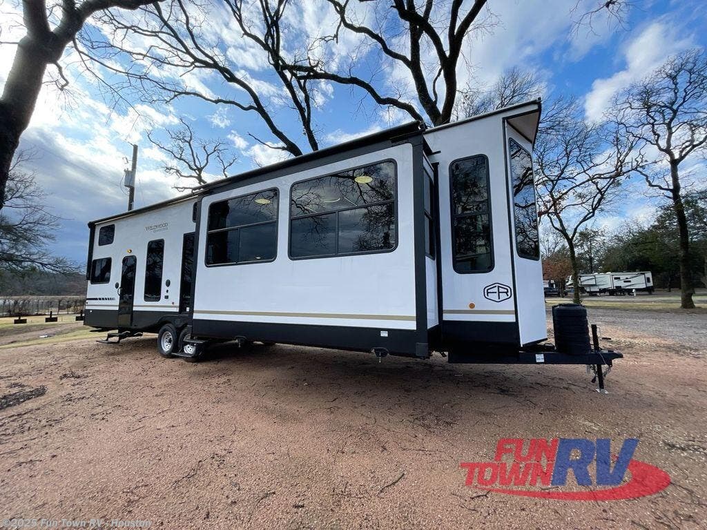 New 2025 Forest River Wildwood Grand Lodge 42FLDL available in Wharton, Texas