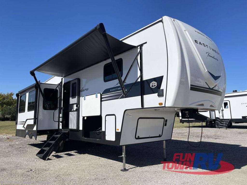 New 2026 East to West Tandara 295RL available in Conroe, Texas