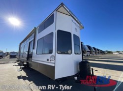 New 2025 Forest River Salem Grand Villa 44VIEW available in Mineola, Texas