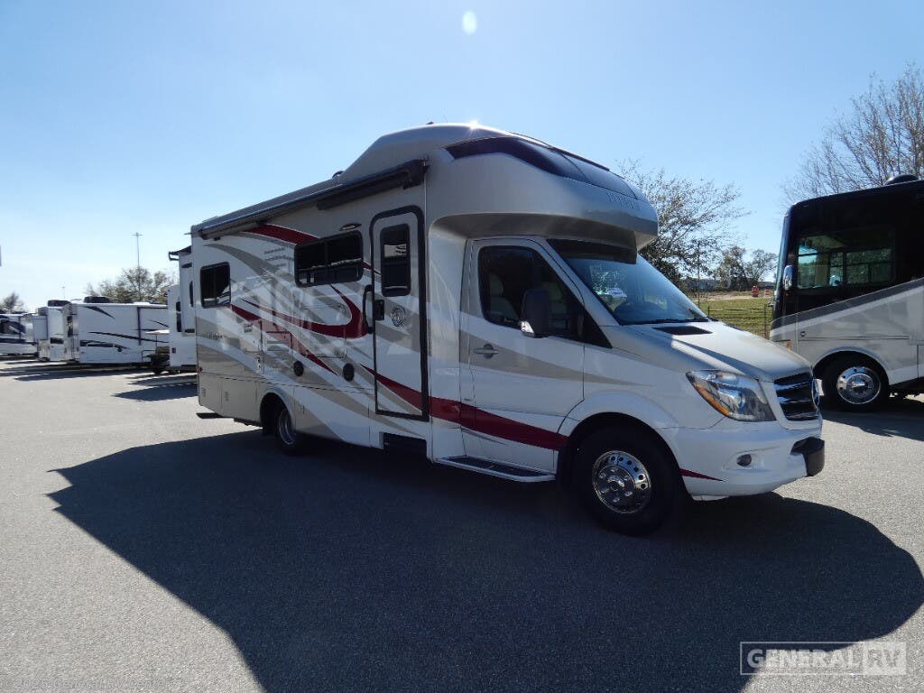 Used 2017 Tiffin Wayfarer 24QW-2SL available in Ocala, Florida
