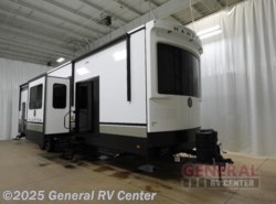 New 2025 CrossRoads Hampton 388FKL available in Dover, Florida