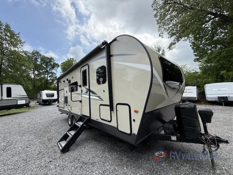 Used 2020 Forest River Flagstaff Micro Lite 25BDS available in Manheim, Pennsylvania