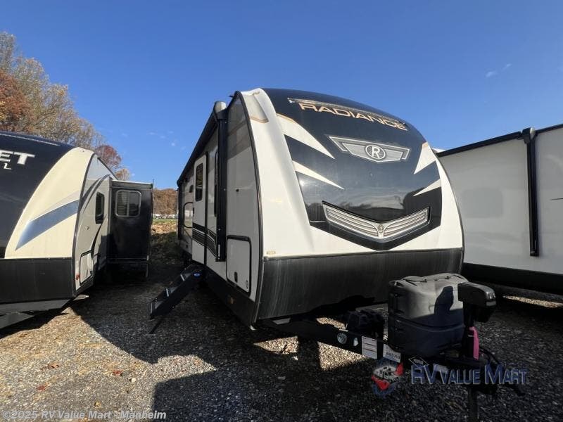 Used 2022 Cruiser RV Radiance Ultra Lite 28QD available in Manheim, Pennsylvania