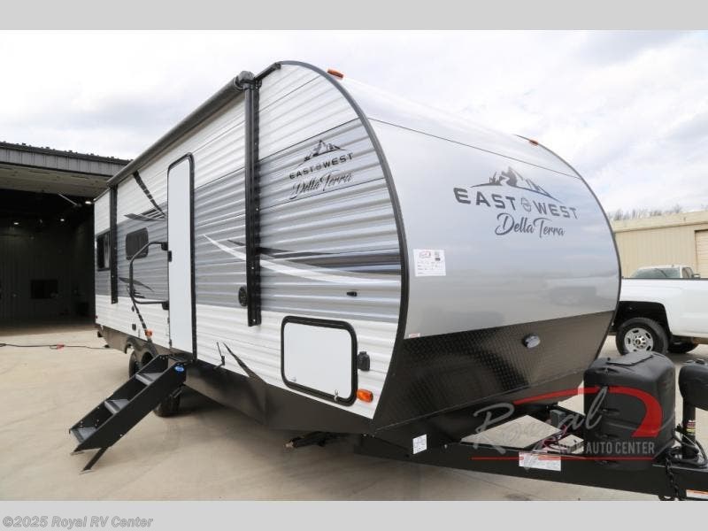 2021 East to West Della Terra 200RD