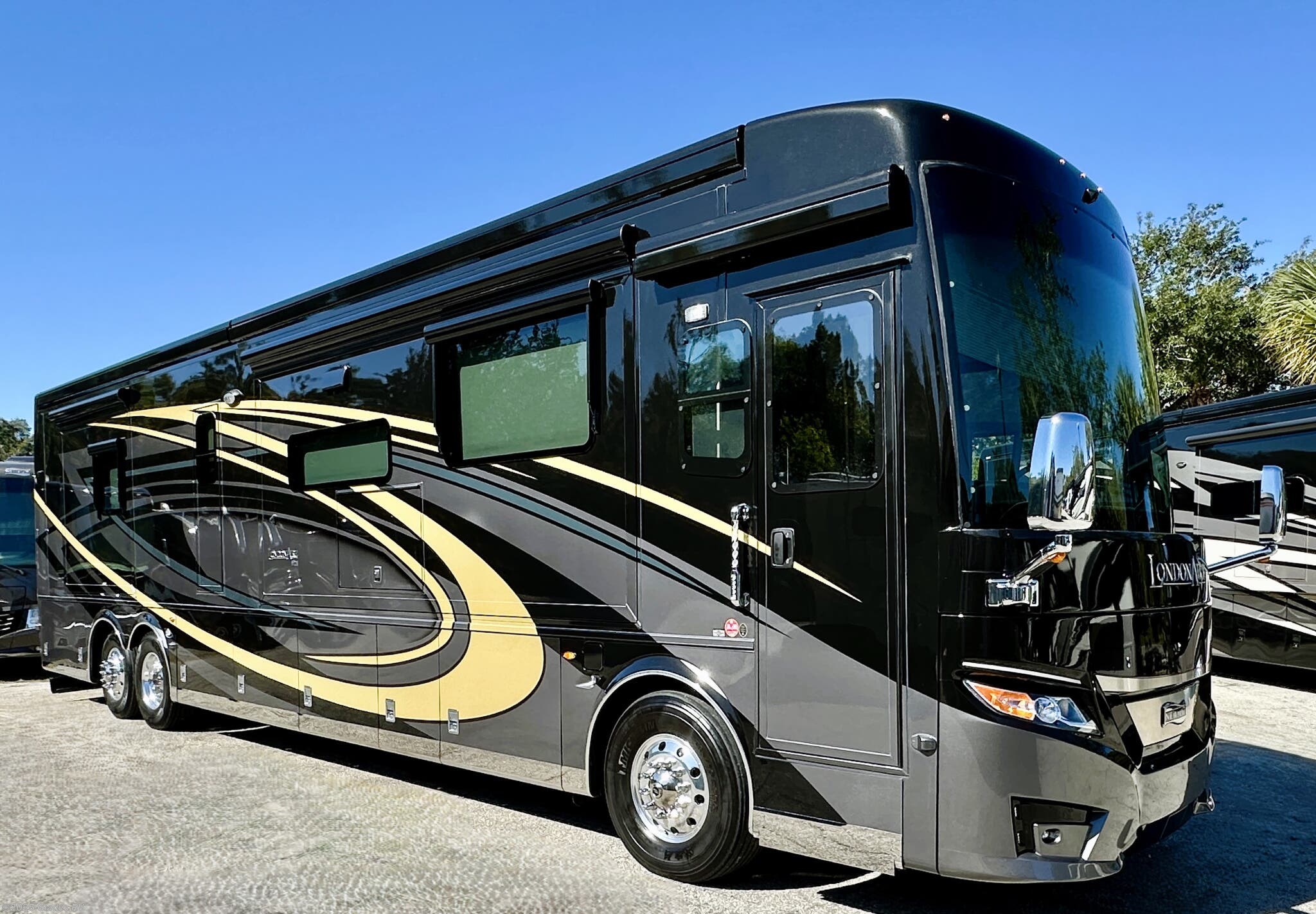 Used 2023 Newmar London Aire 4586 available in Fort Myers, Florida