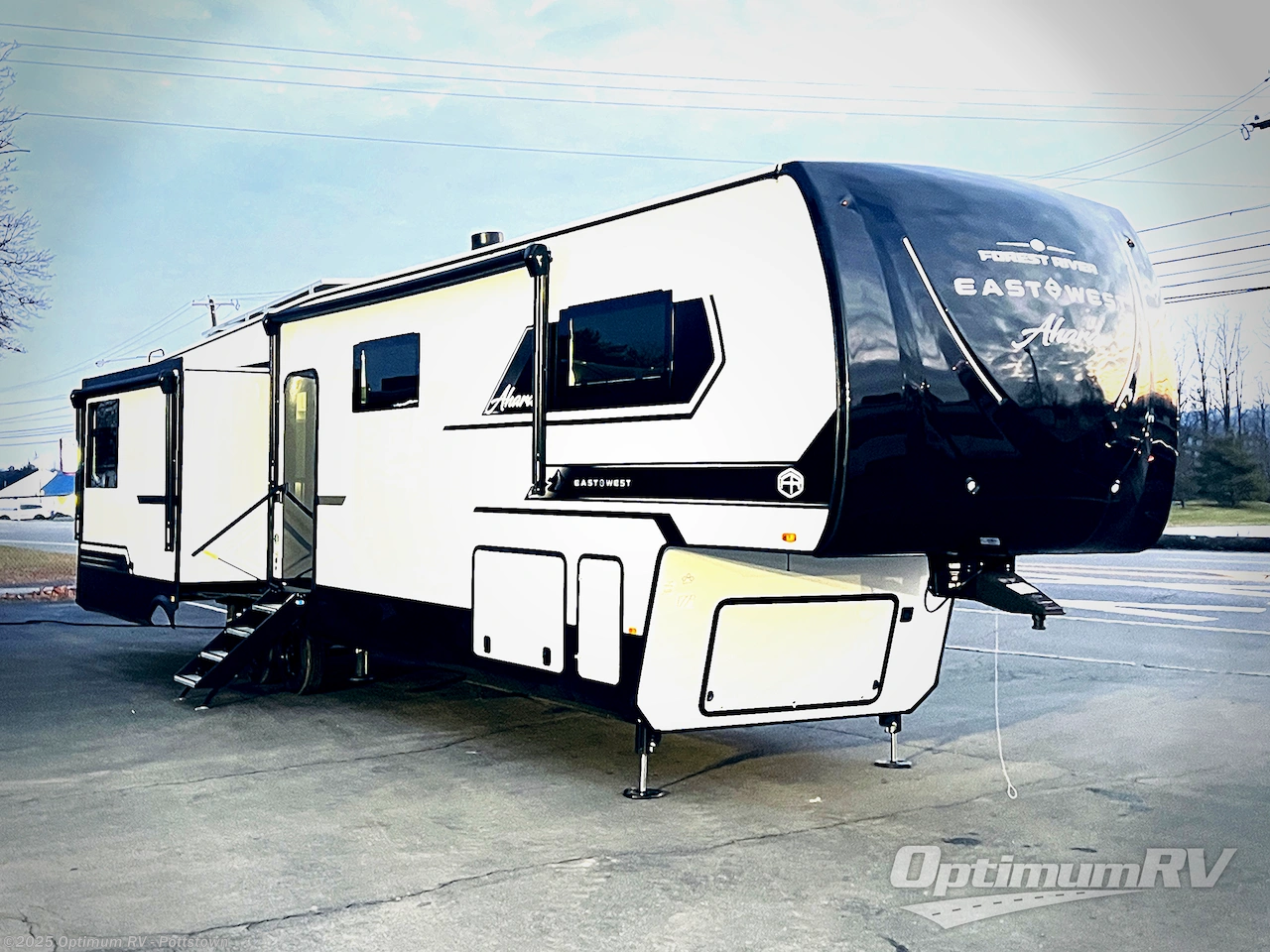 New 2026 East to West Ahara 383UR available in Pottstown, Pennsylvania