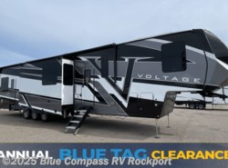 New 2025 Dutchmen Voltage 4225 available in Rockport, Texas