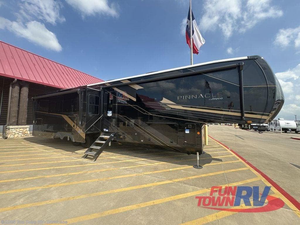 New 2026 Jayco Pinnacle 38FBRK available in Corsicana, Texas