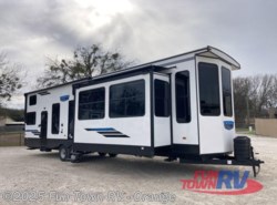 New 2025 Forest River Salem Grand Villa 42FLDL available in Orange, Texas