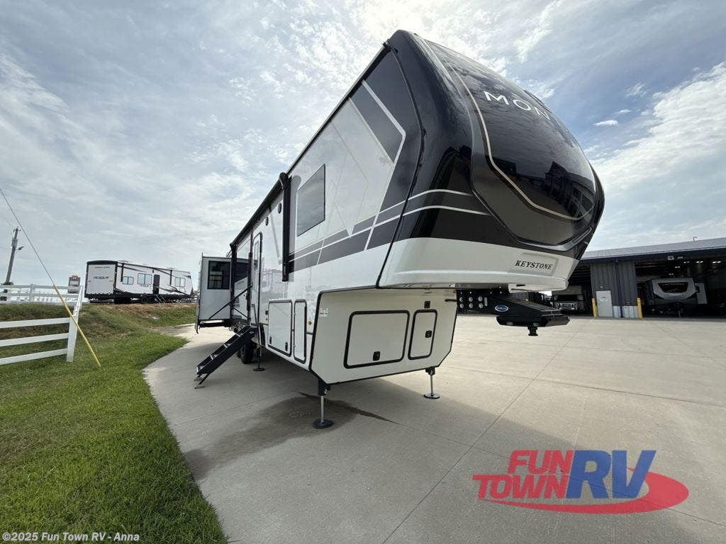 New 2026 Keystone Montana 3532SP available in Anna, Illinois