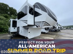 New 2025 Grand Design Solitude 380FL available in Newtown, Connecticut